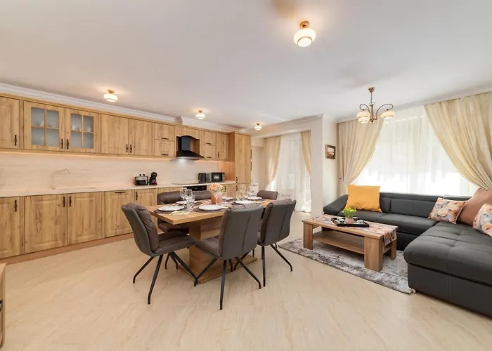 Deluxe&Central Garden Apartment