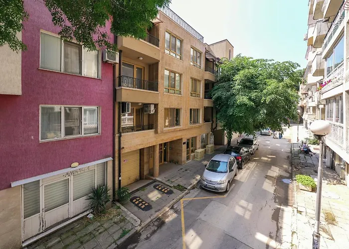 Deluxe&Central Garden Apartment